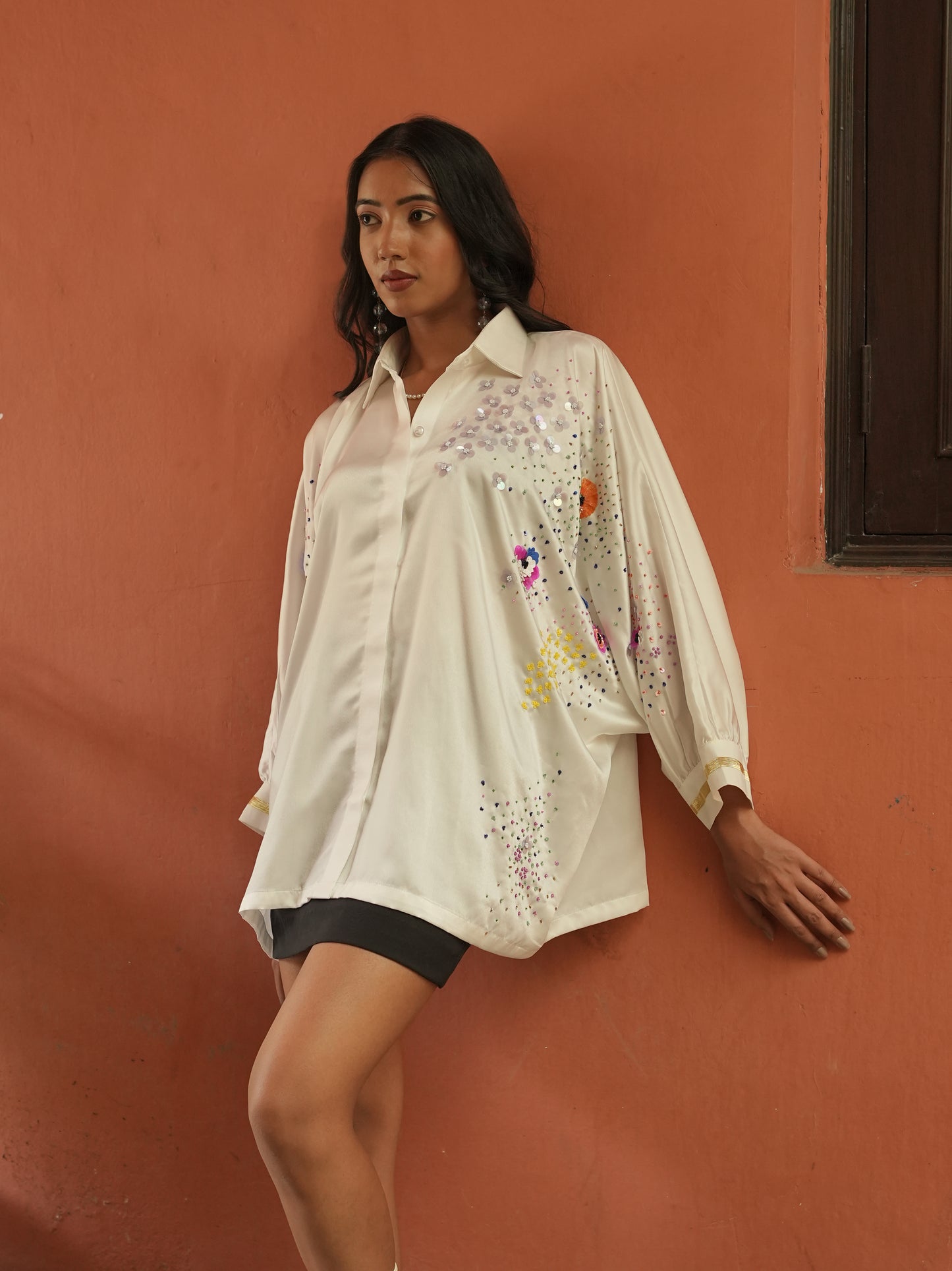 WHITE MULTI HUED SHIRT